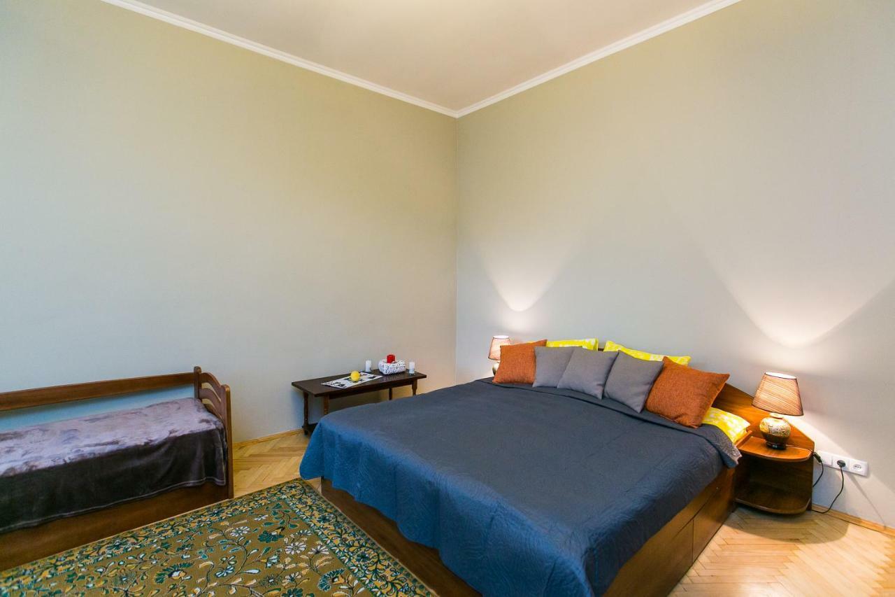 Apartments On Sholom Aleichem Та Ще Варіант Поруч Lviv Bagian luar foto