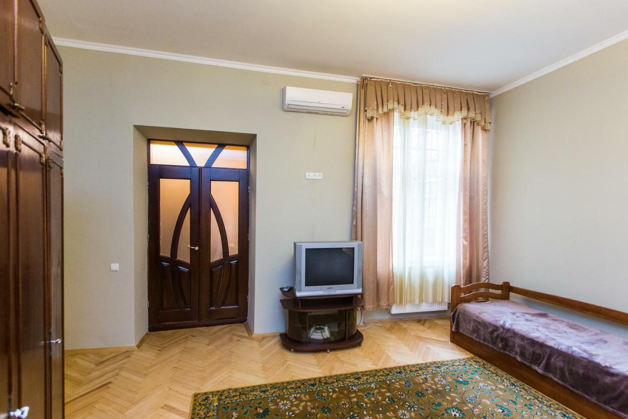 Apartments On Sholom Aleichem Та Ще Варіант Поруч Lviv Bagian luar foto