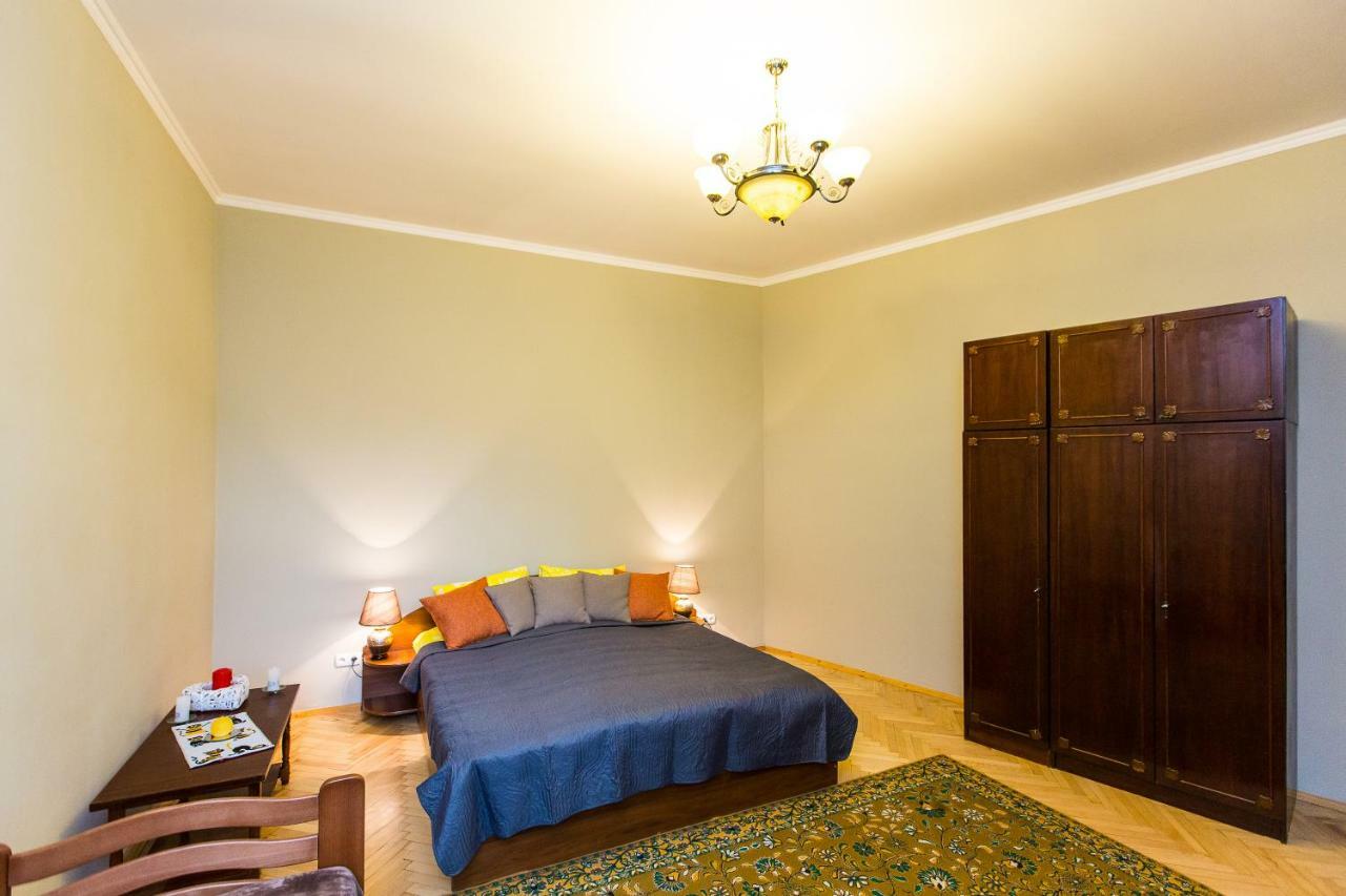 Apartments On Sholom Aleichem Та Ще Варіант Поруч Lviv Bagian luar foto