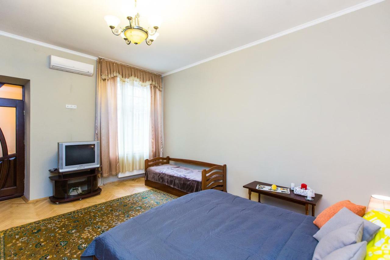 Apartments On Sholom Aleichem Та Ще Варіант Поруч Lviv Bagian luar foto